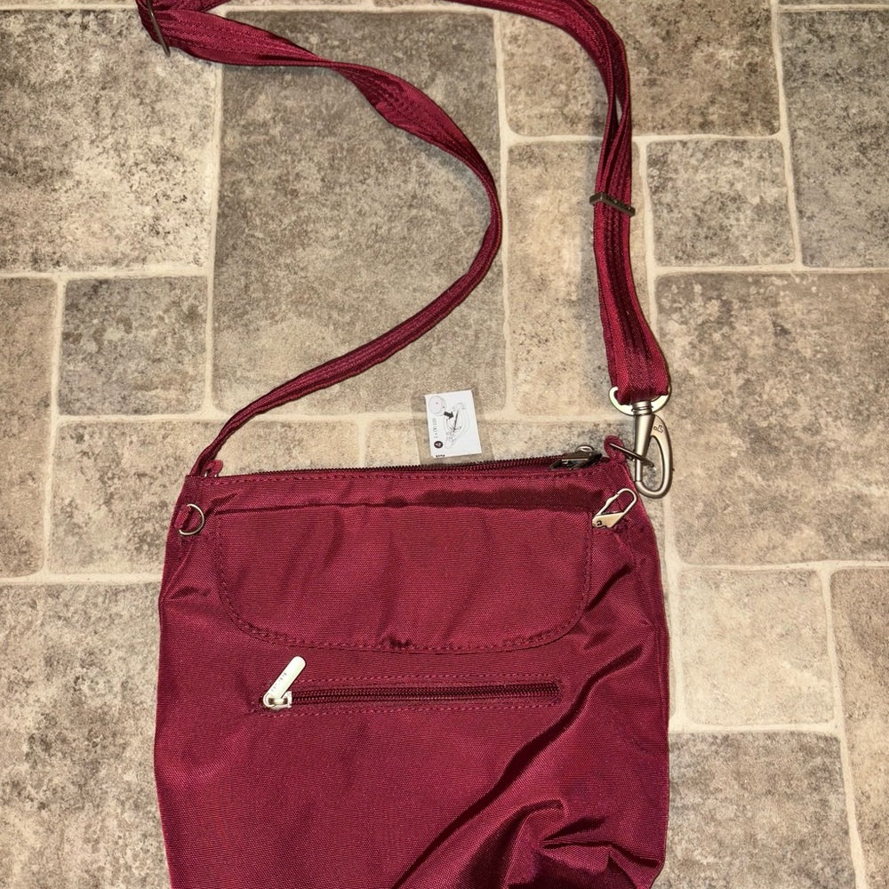 Travelon Purse Crossbody Shoulder Bag Anti-Theft Maroon Red Nylon Adjustable EUC